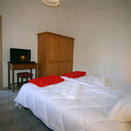 House * Sfakera