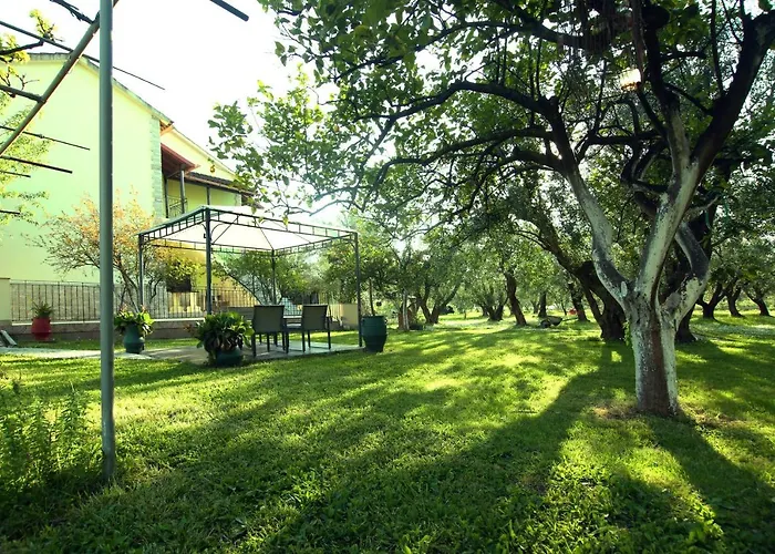 Semesterbostad House Sfakerá