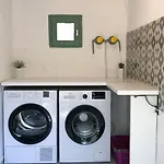 House * Sfakerá